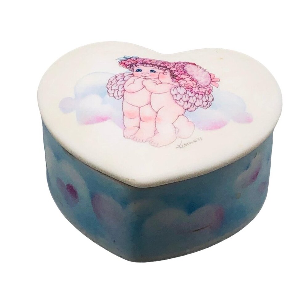 Dreamsicks gift collection box & lid heart shaped 1995 angle porcelain 3x1" READ